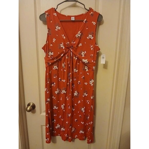 Old Navy Maternity Nursing Red Floral Twist Front Jersey Dress Size Medium NWT - Picture 3 of 5